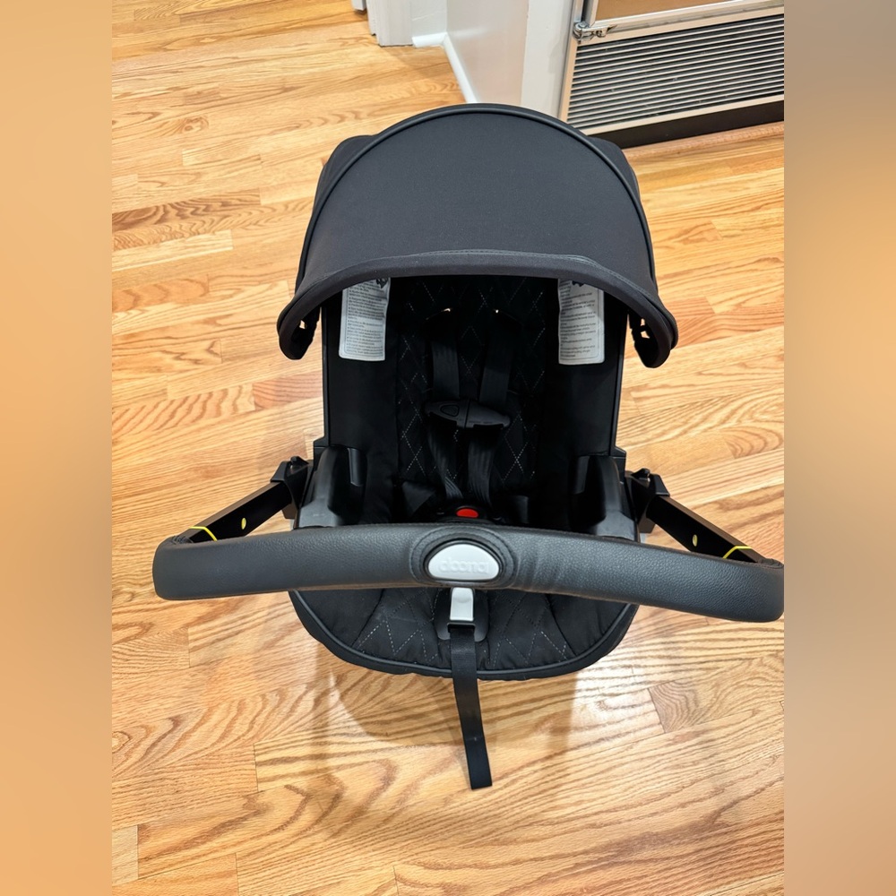 Doona™ Special Edition Infant Car Seat/Stroller & Base - Picture 9 of 15
